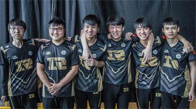 巴萨获欧足 巴萨获欧足