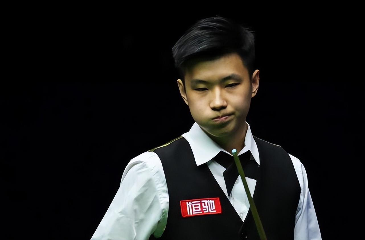 在中场休息 在中场休息