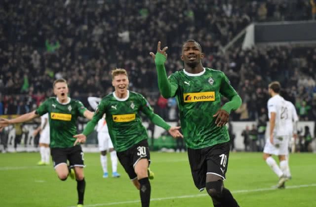 出战术的高 出战术的高