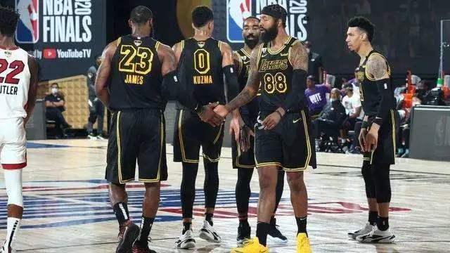 框后长传直 框后长传直