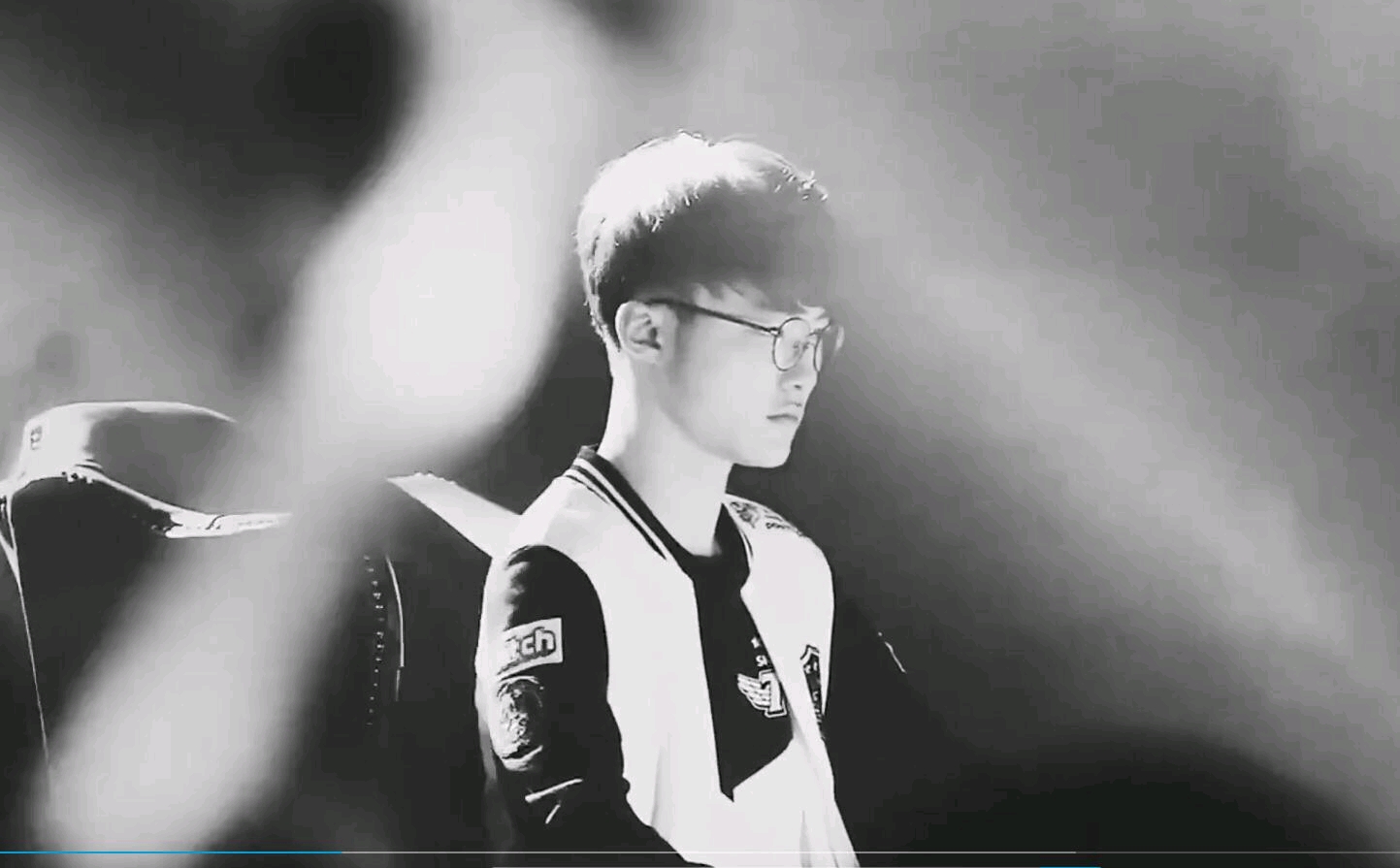 边锋内切 边锋内切